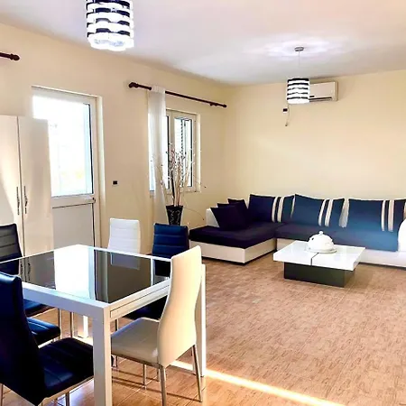 Sunshine Apartment *